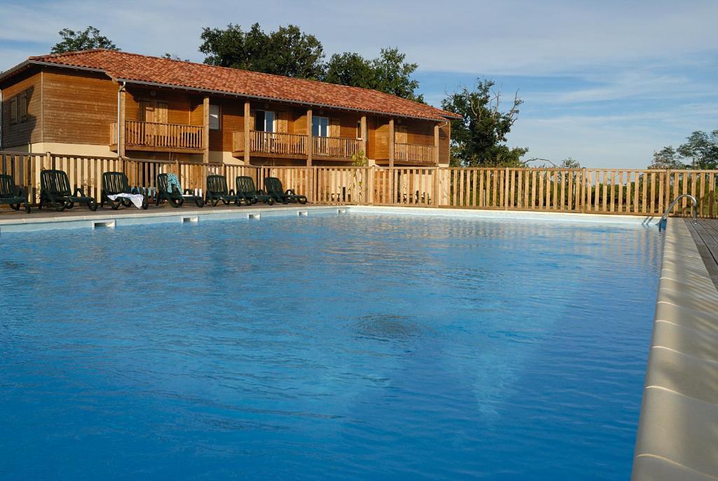 Madame Vacances - Residence Du Golf D'Armagnac Eauze Phòng bức ảnh