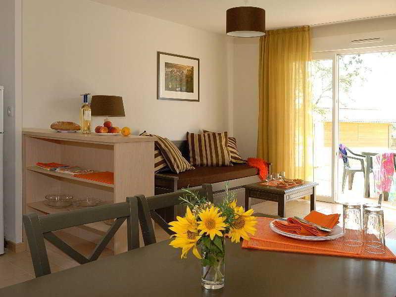 Madame Vacances - Residence Du Golf D'Armagnac Eauze Ngoại thất bức ảnh